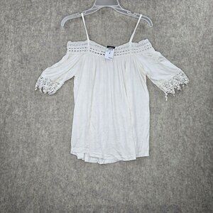 Rue21 Womens Off-Shoulder White Crochet Blouse Size M Rayon Blend Medium